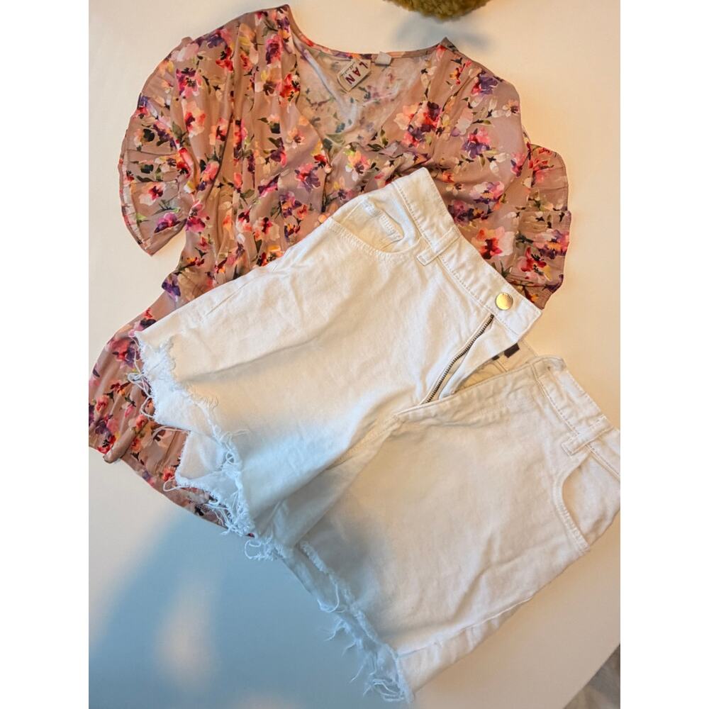 DL 1981 White Jean Shorts - Size 26